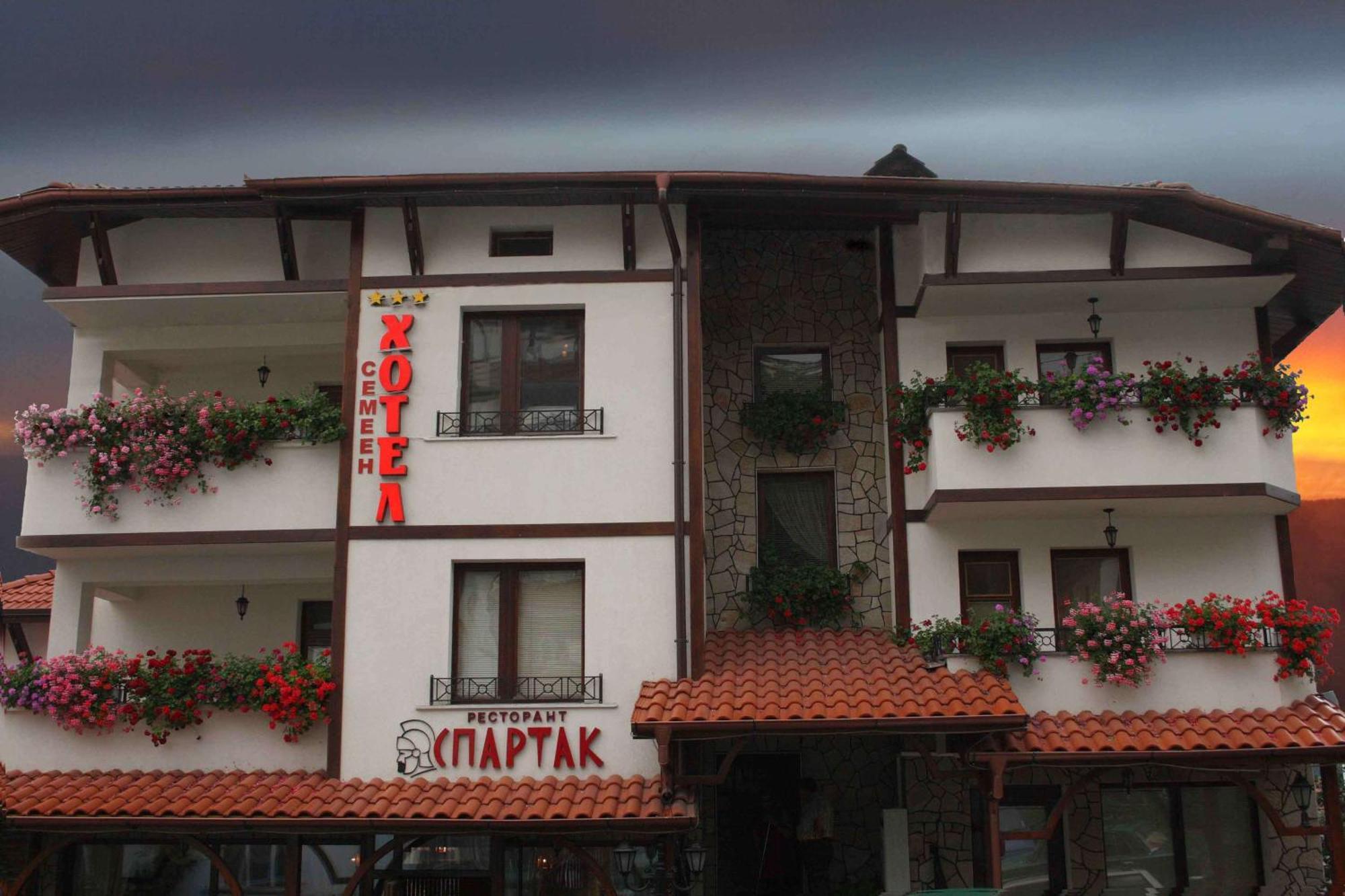 Spartak Family Hotel Smolan Zewnętrze zdjęcie